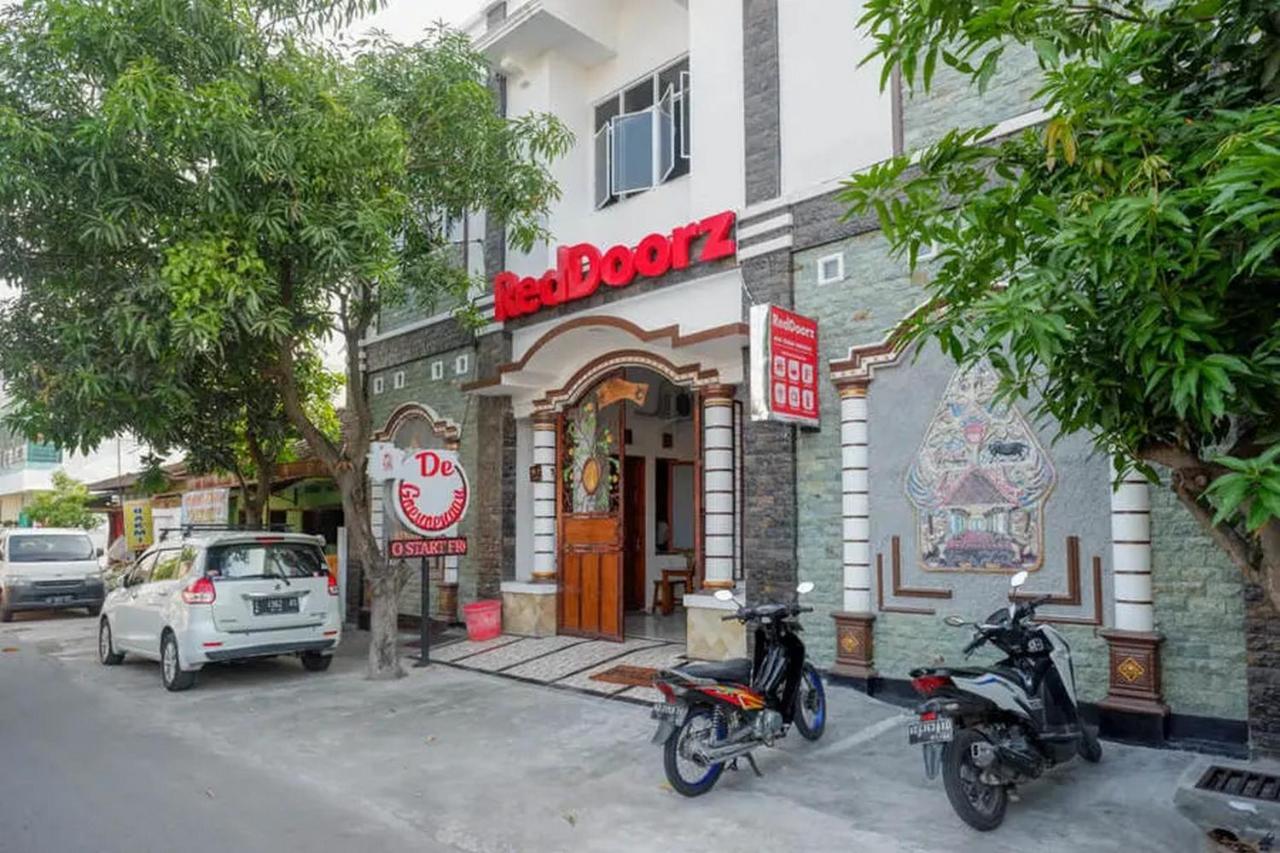 Reddoorz Near Stasiun Purwosari Ξενοδοχείο Solo Εξωτερικό φωτογραφία