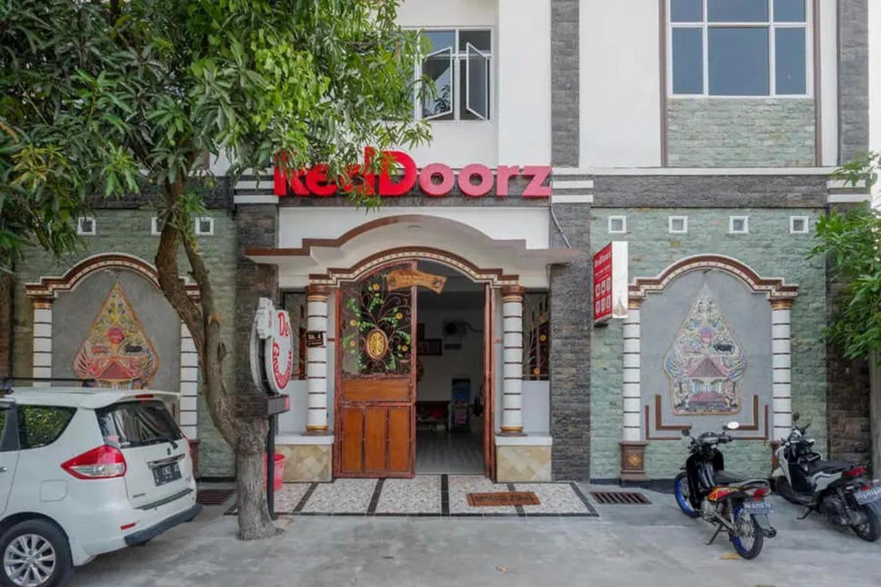 Reddoorz Near Stasiun Purwosari Ξενοδοχείο Solo Εξωτερικό φωτογραφία